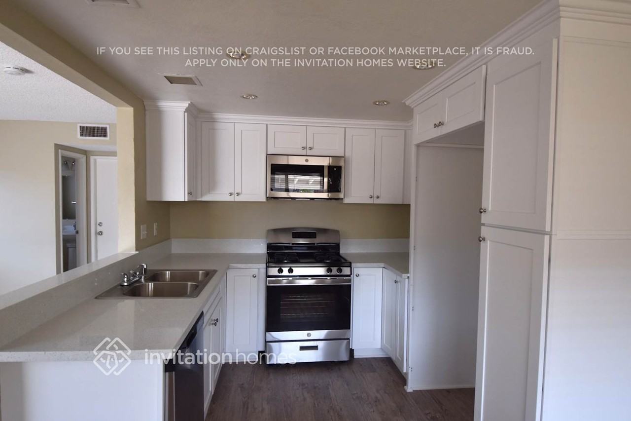 8765 Grace St - Photo 5 of 11