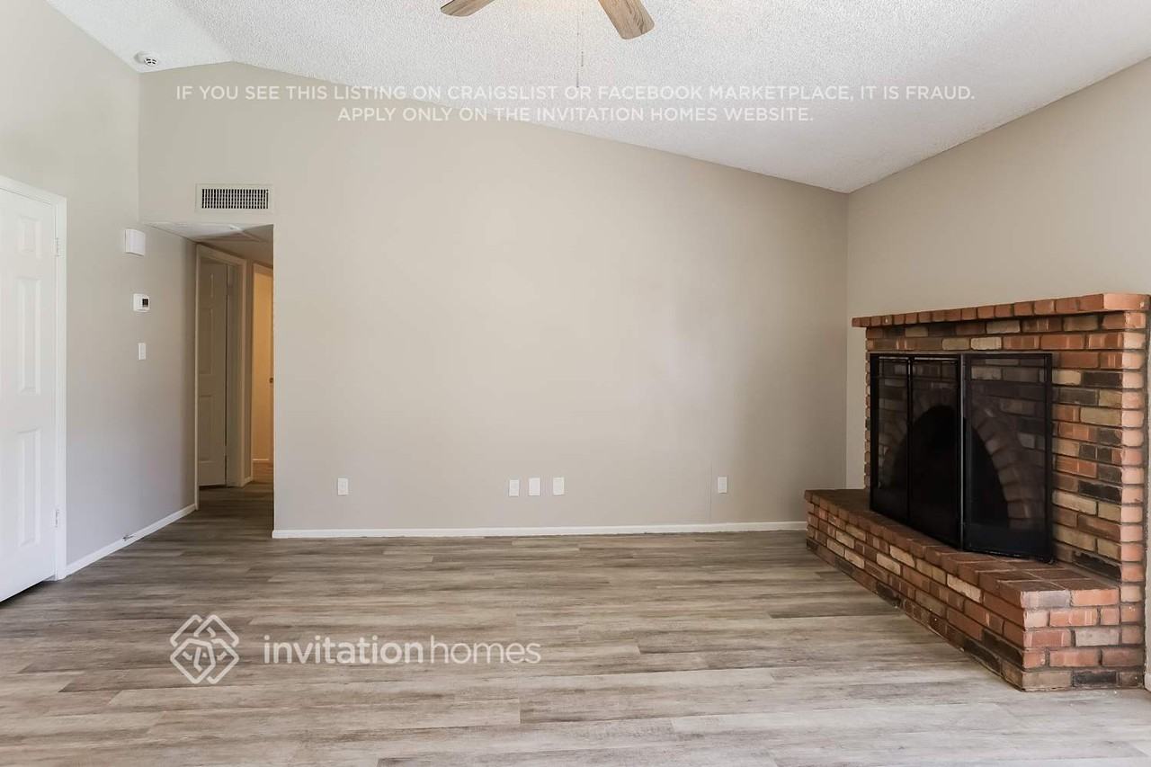 5321 W Riviera Dr - Photo 3 of 17