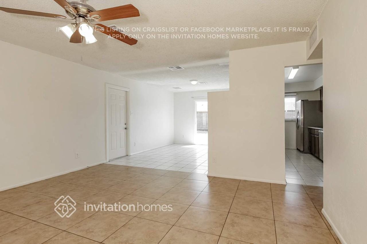 3007 N 79th Dr - Photo 4 of 18