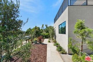 1853 12th St #A - Photo 3 of 8