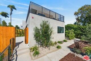1853 12th St #A - Photo 4 of 8