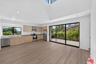 1853 12th St #A - Photo 6 of 8