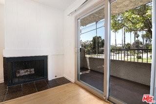 901 5th St #A - Photo 6 of 8