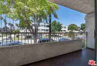 901 5th St #A - Photo 7 of 8