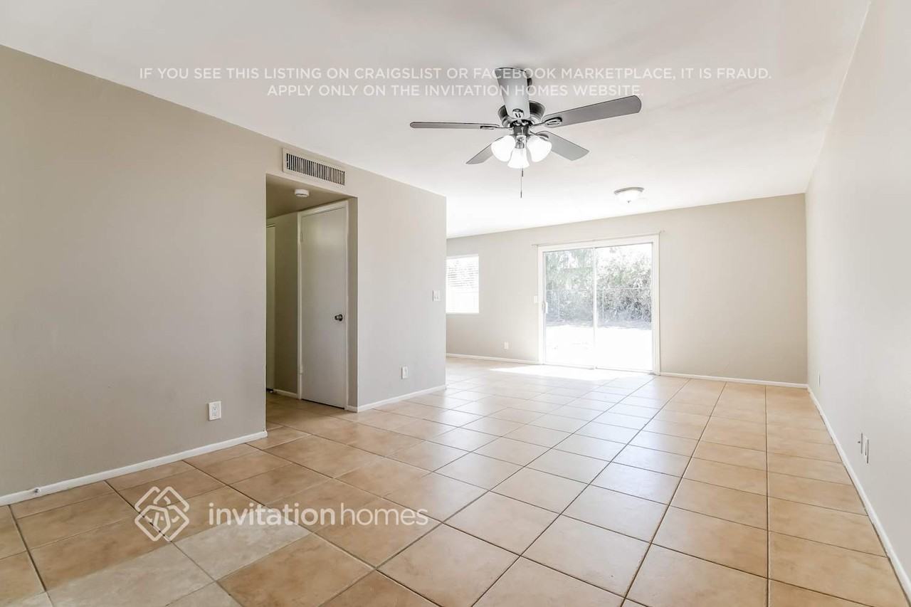 817 N 95th St - Photo 4 of 17
