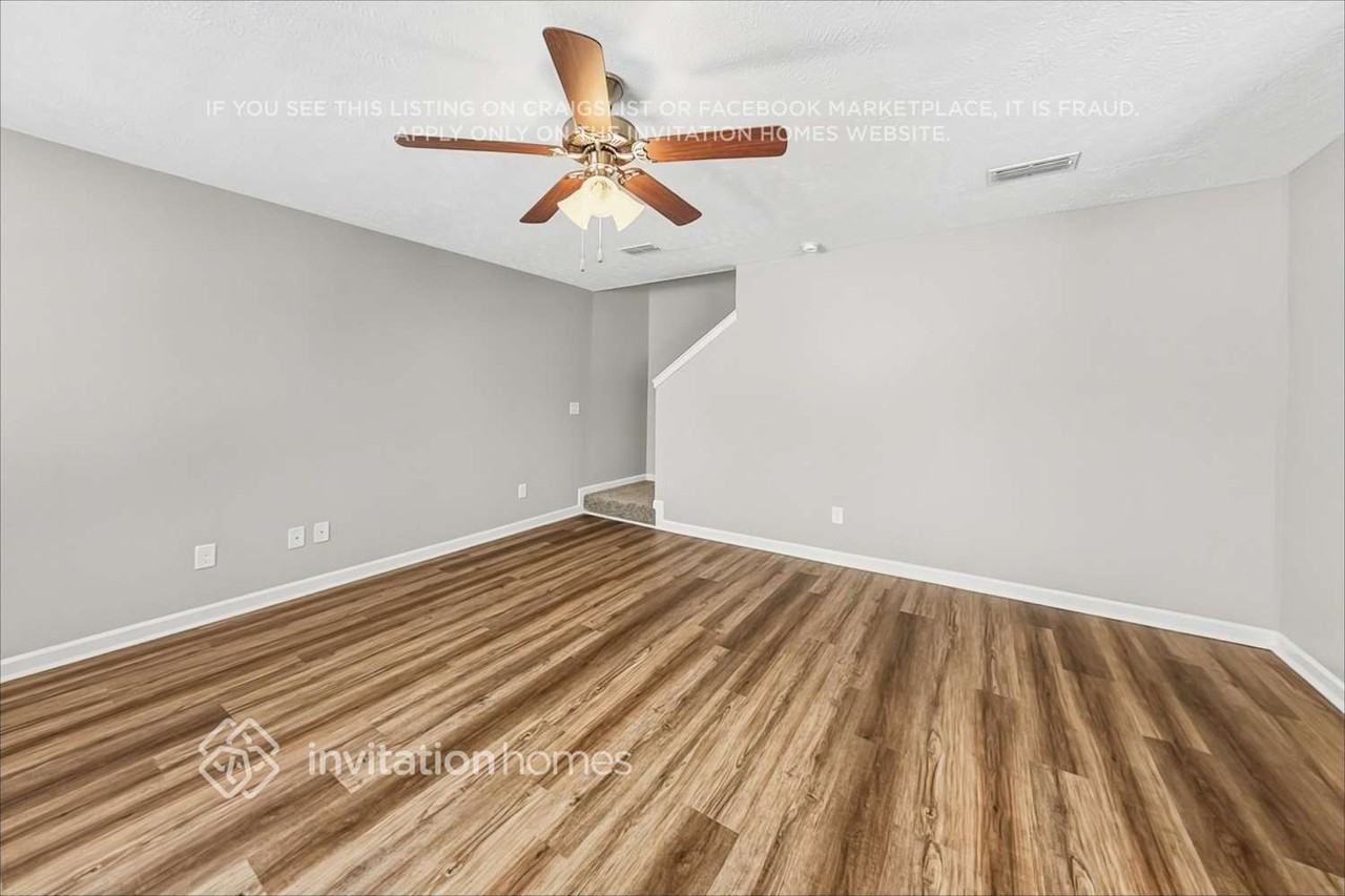 1601 Sprucedale Dr - Photo 5 of 20