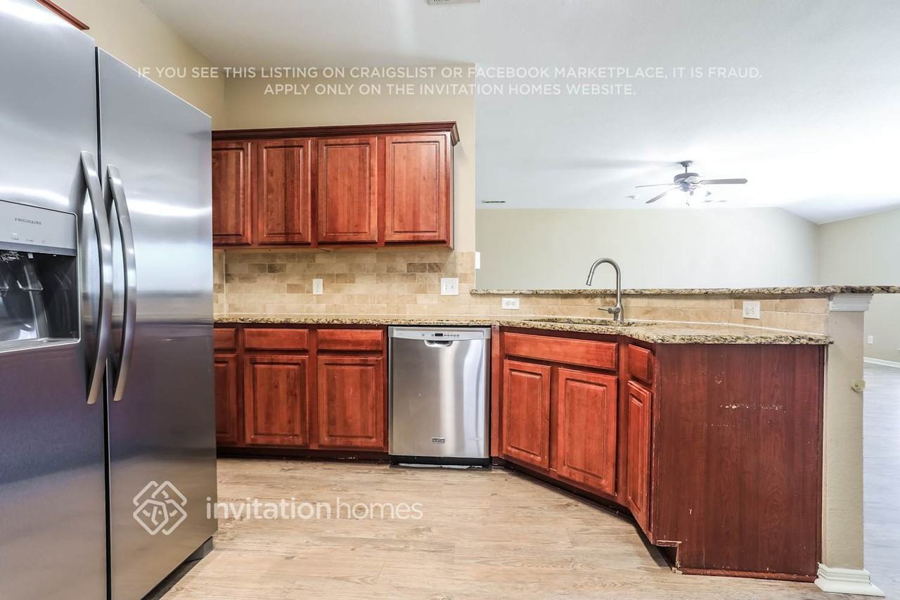 4808 Bluebird Ln - Photo 6 of 17