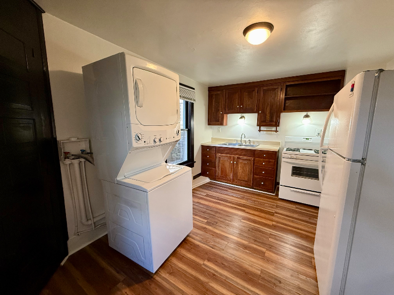 327 Euclid Ave #B - Photo 6 of 10