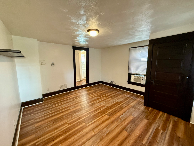 327 Euclid Ave #B - Photo 7 of 10