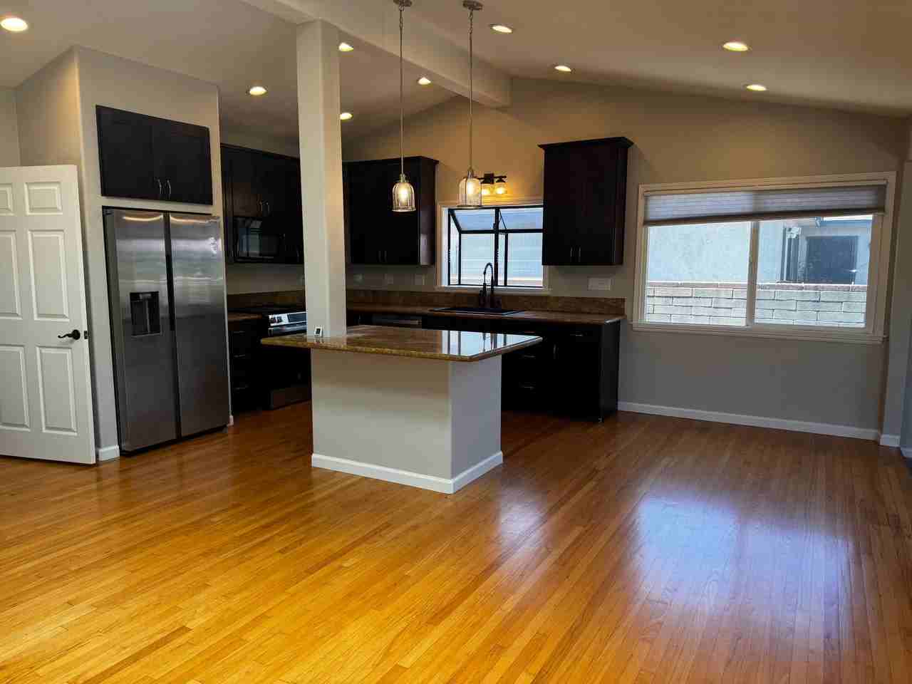 5290 Waring Rd - Photo 7 of 20