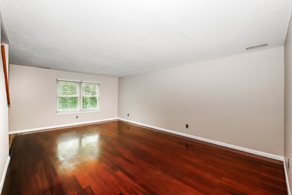 4008 Crabtree Ct - Photo 6 of 17
