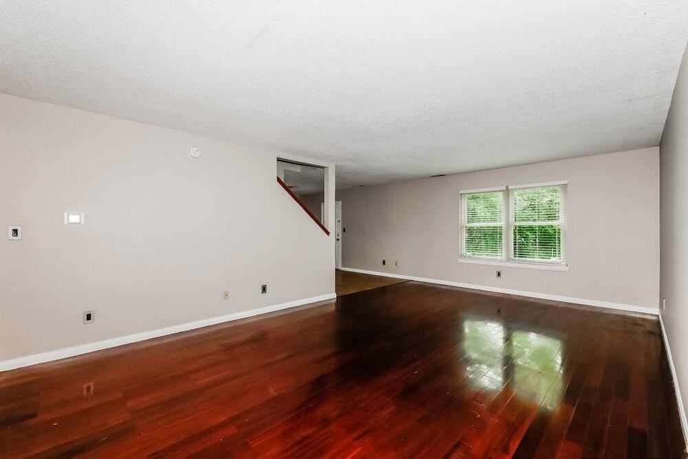 4008 Crabtree Ct - Photo 7 of 17