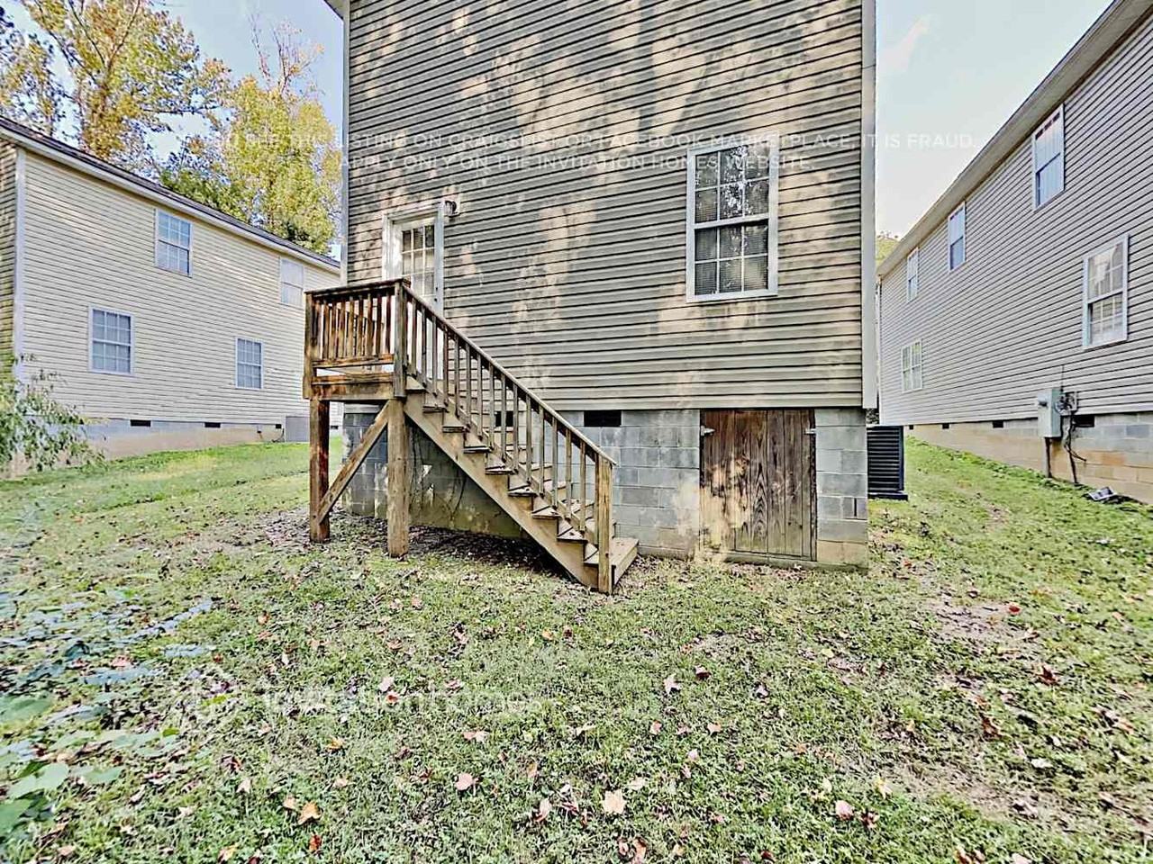 1320 Eastway Dr - Photo 4 of 5