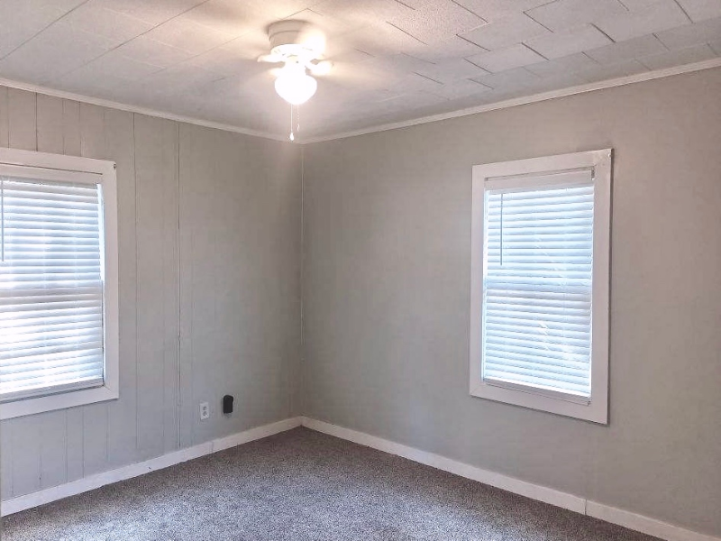 1205 Jacobs Ave - Photo 2 of 7