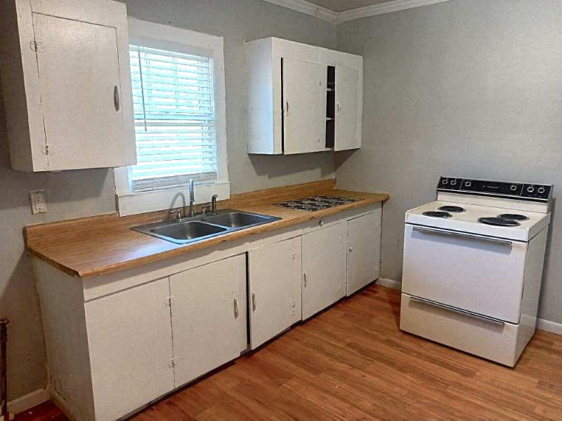 1205 Jacobs Ave - Photo 4 of 7