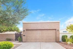featured image of 2051 N Villas Ln