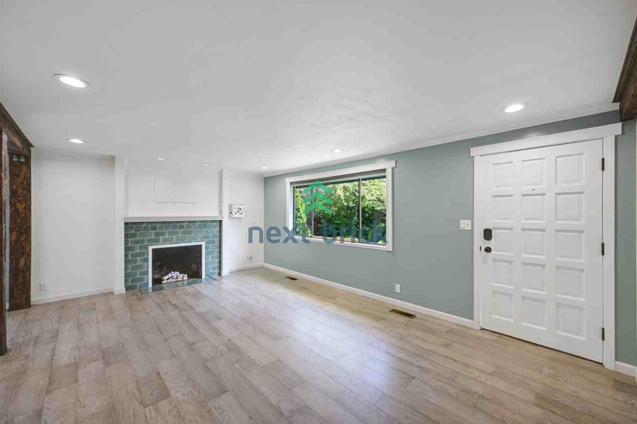 9205 220th St Sw - Photo 4 of 25