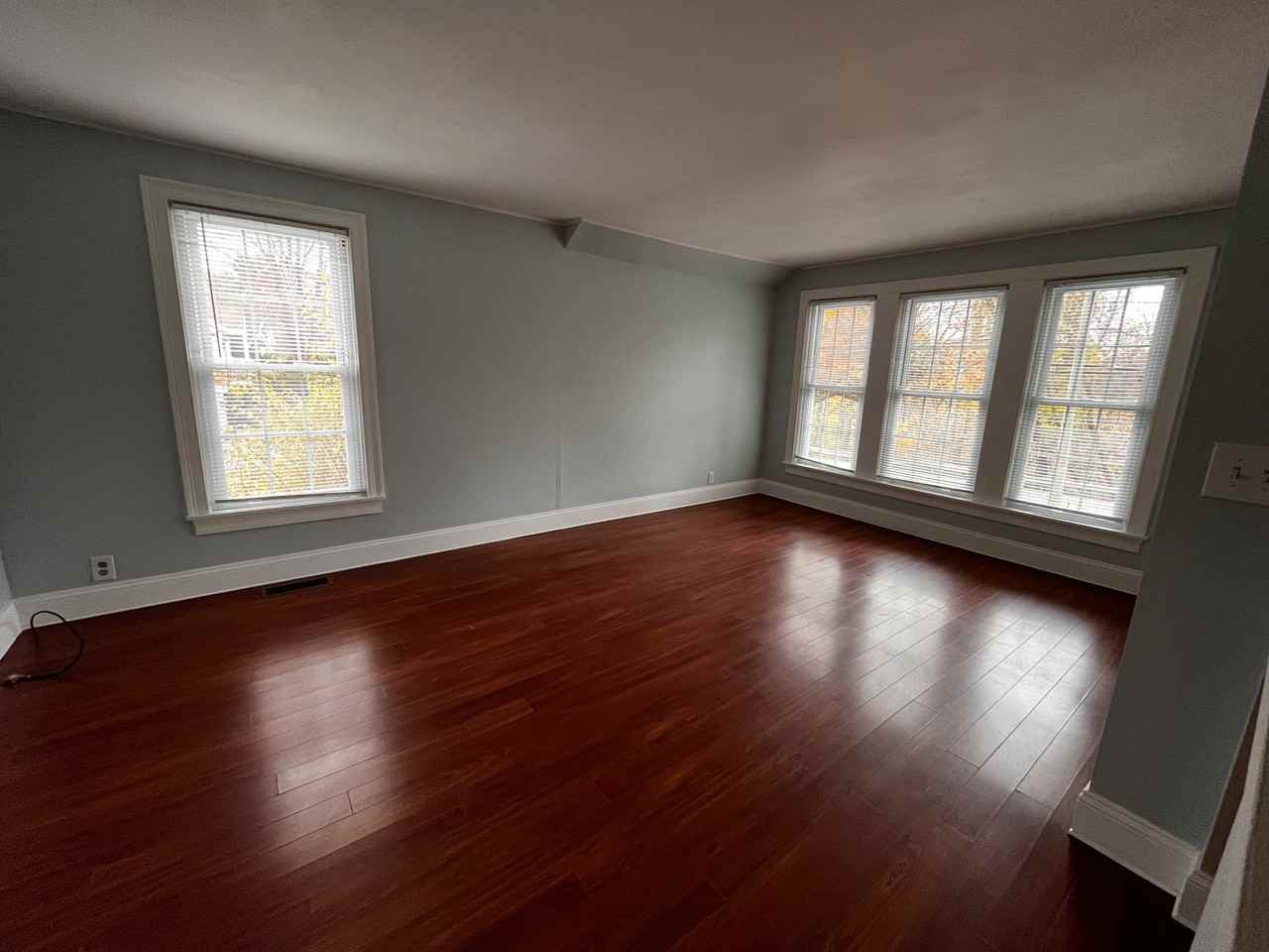 242 Litchfield Rd - Photo 4 of 20