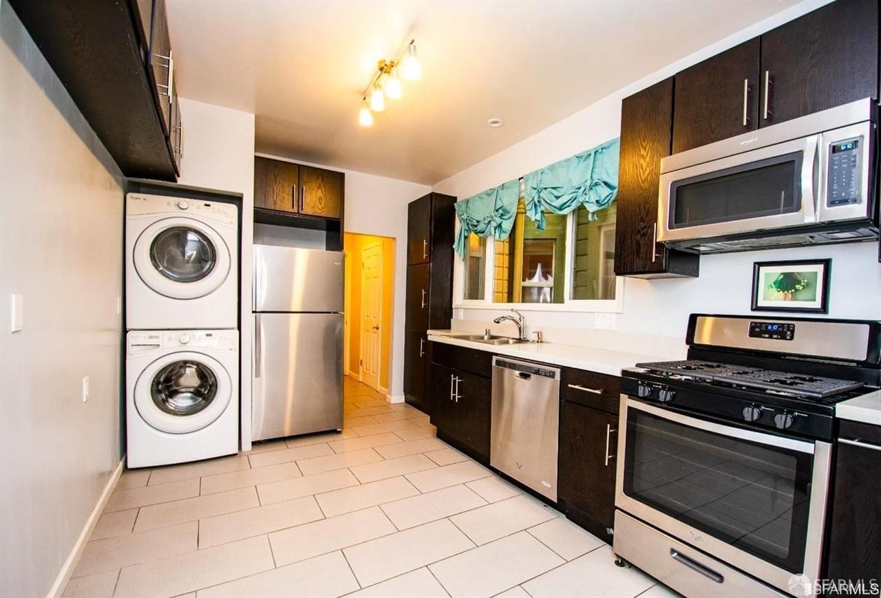 4927 California St #A - Photo 3 of 8