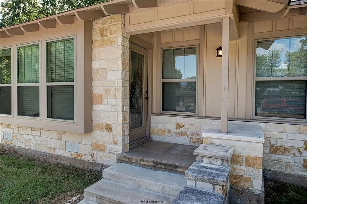 515 Kyle Ave - Photo 4 of 20