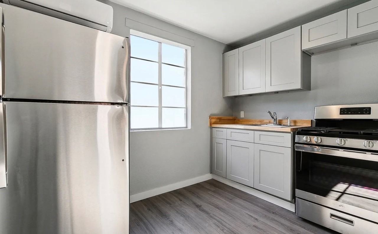 2316 Washington Ave #202 - Photo 2 of 10