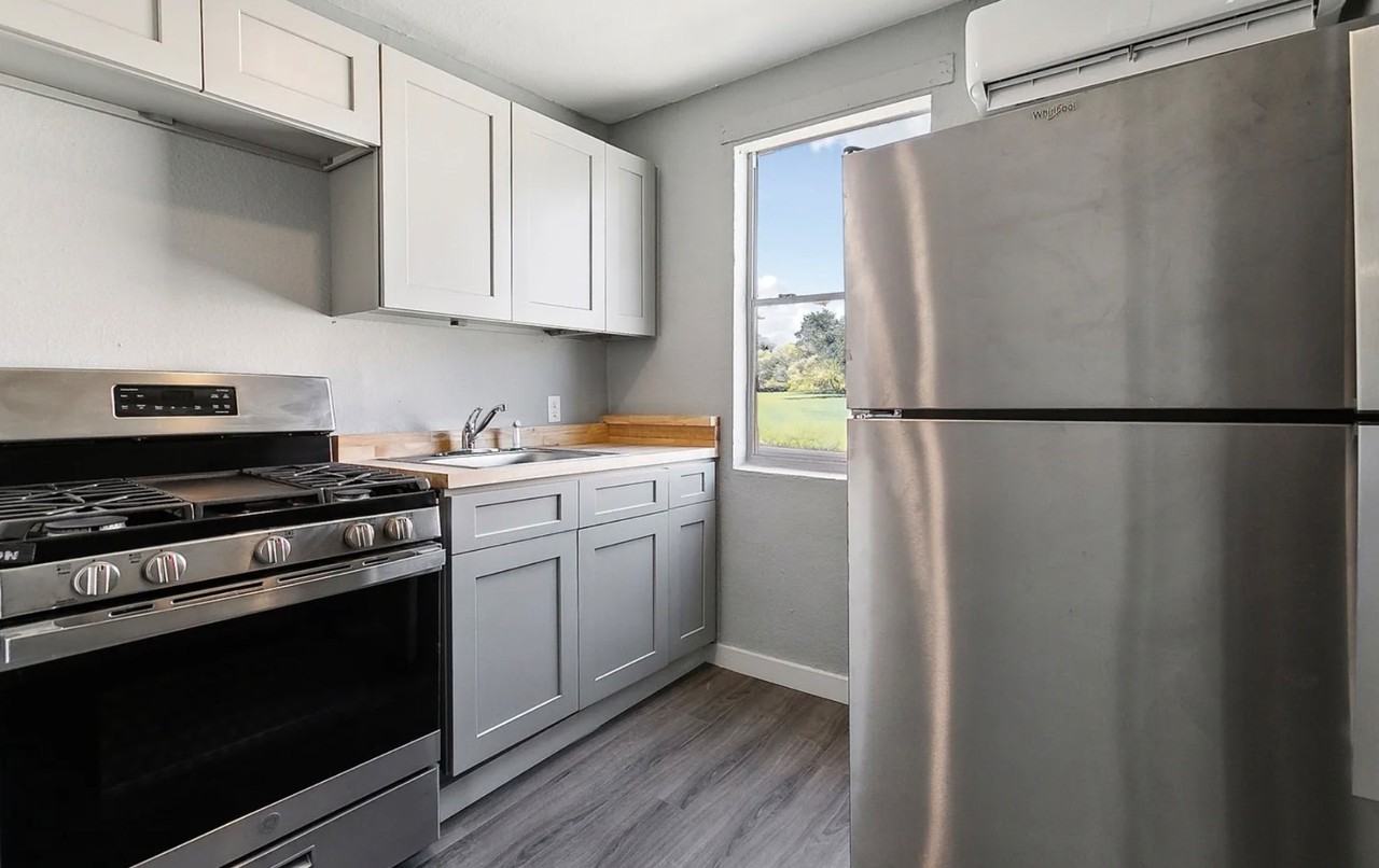 2316 Washington Ave #202 - Photo 3 of 10