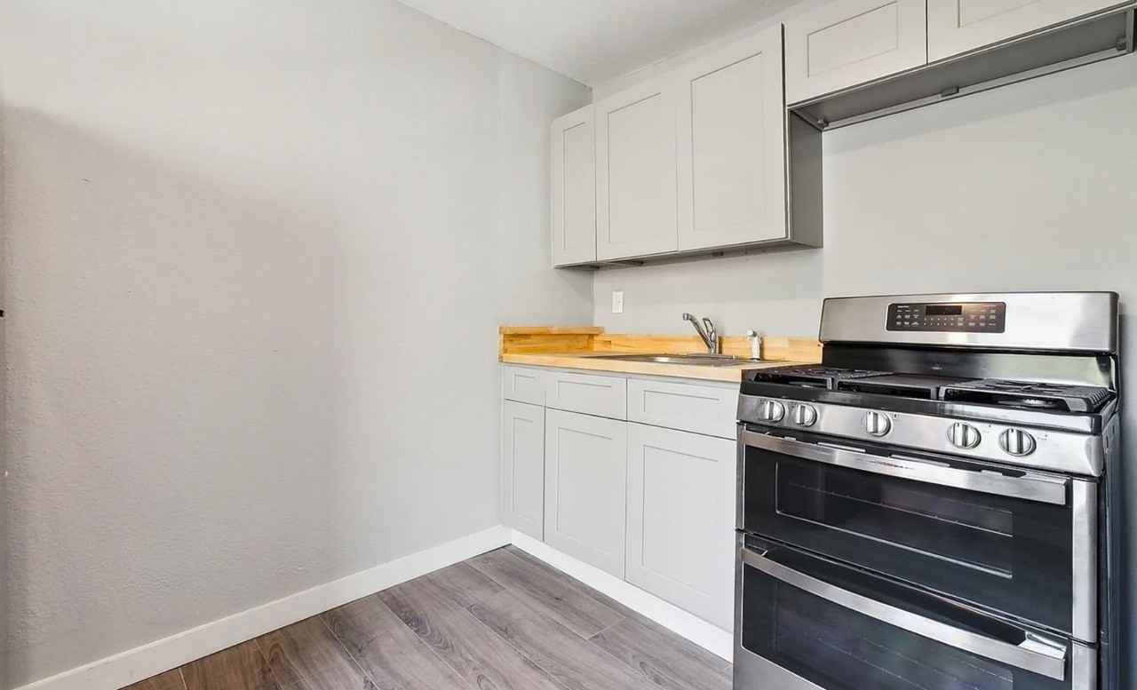 2316 Washington Ave #202 - Photo 4 of 10