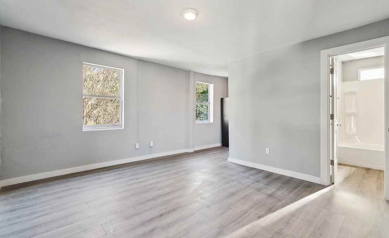 2316 Washington Ave #202 - Photo 7 of 10