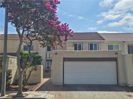 featured image of 15 Yellowwood Way