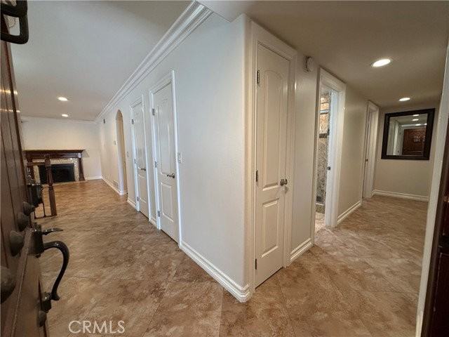 1916 S Wood St - Photo 4 of 6