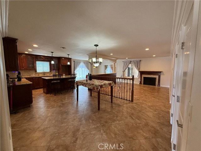 1916 S Wood St - Photo 5 of 6