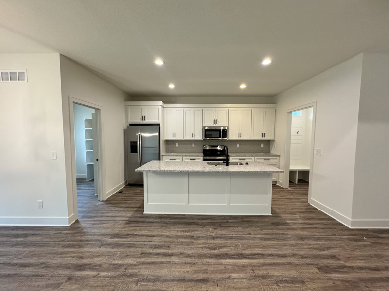 1505 Sw Heartwood Dr - Photo 5 of 36
