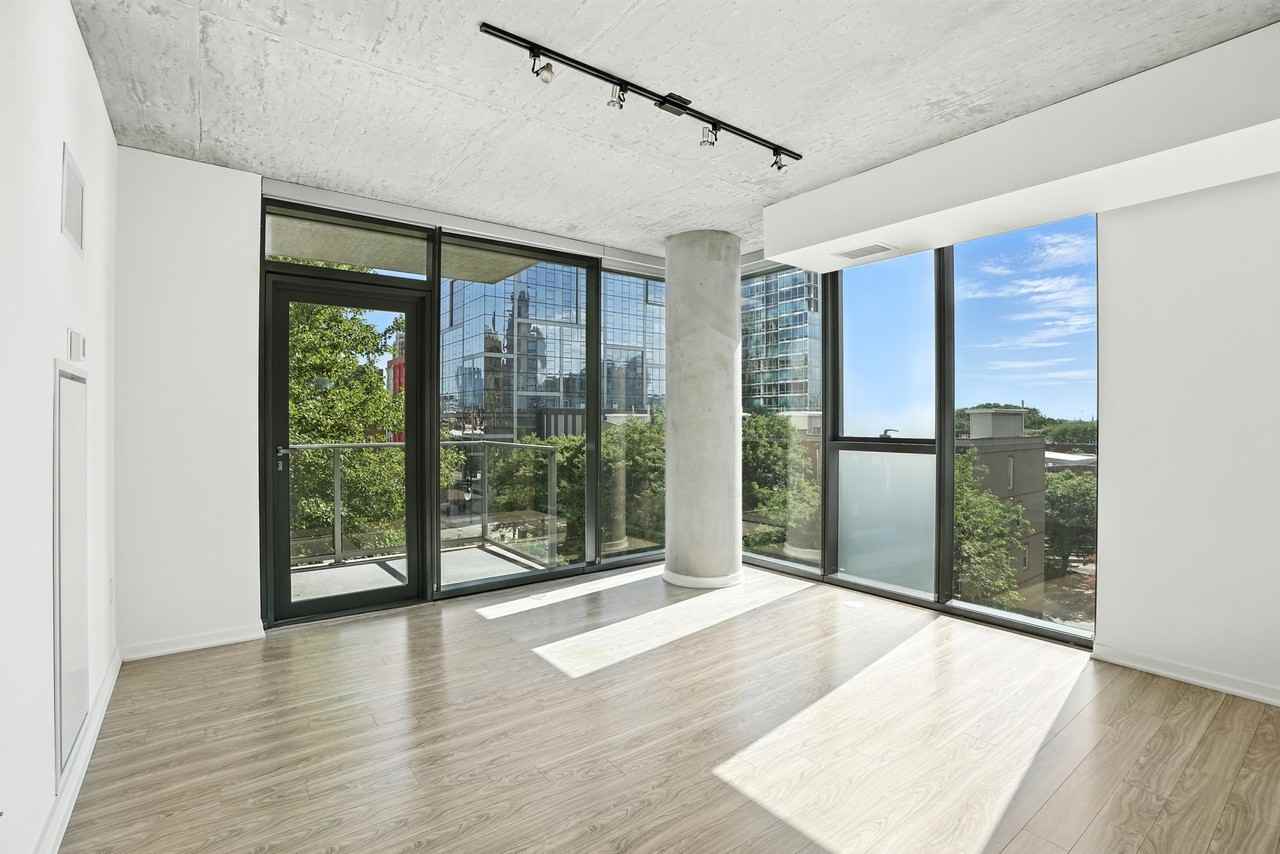 1372 S Wabash Ave - Photo 3 of 8