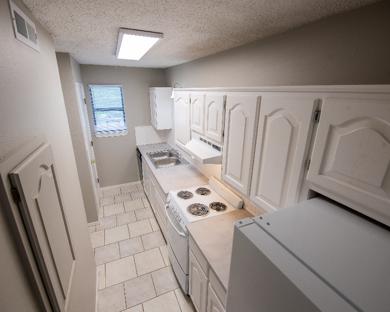 2305 E Kantz Cv - Photo 5 of 20