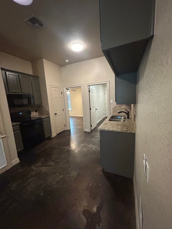 406 Hayes St #408HAYESST - Photo 3 of 9