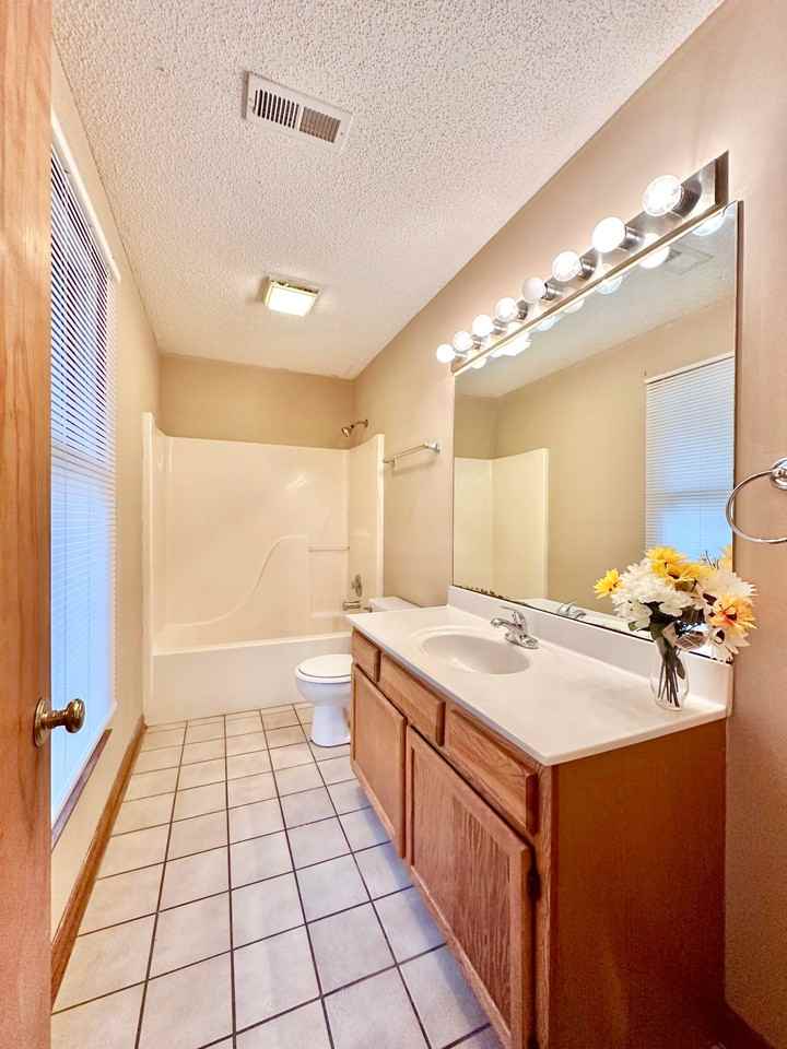 109 Mountain View Dr #A - Photo 2 of 12