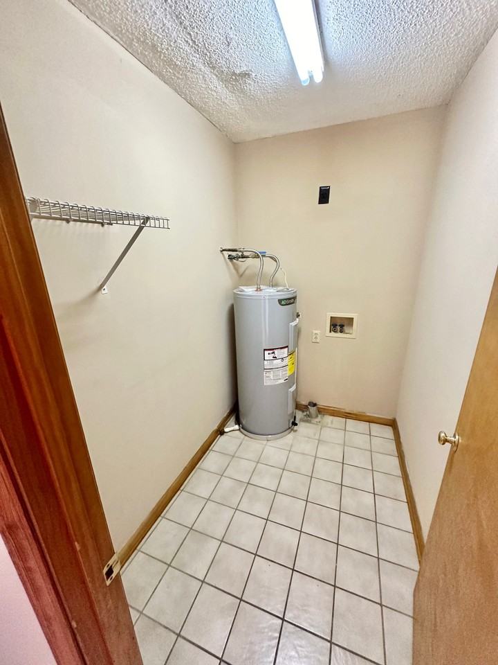 109 Mountain View Dr #A - Photo 4 of 12