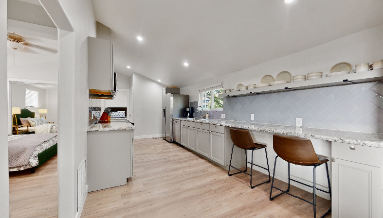 1320 Nw Hartford Ave #1 - Photo 4 of 13