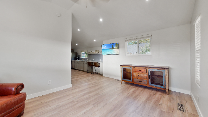 1320 Nw Hartford Ave #1 - Photo 7 of 13