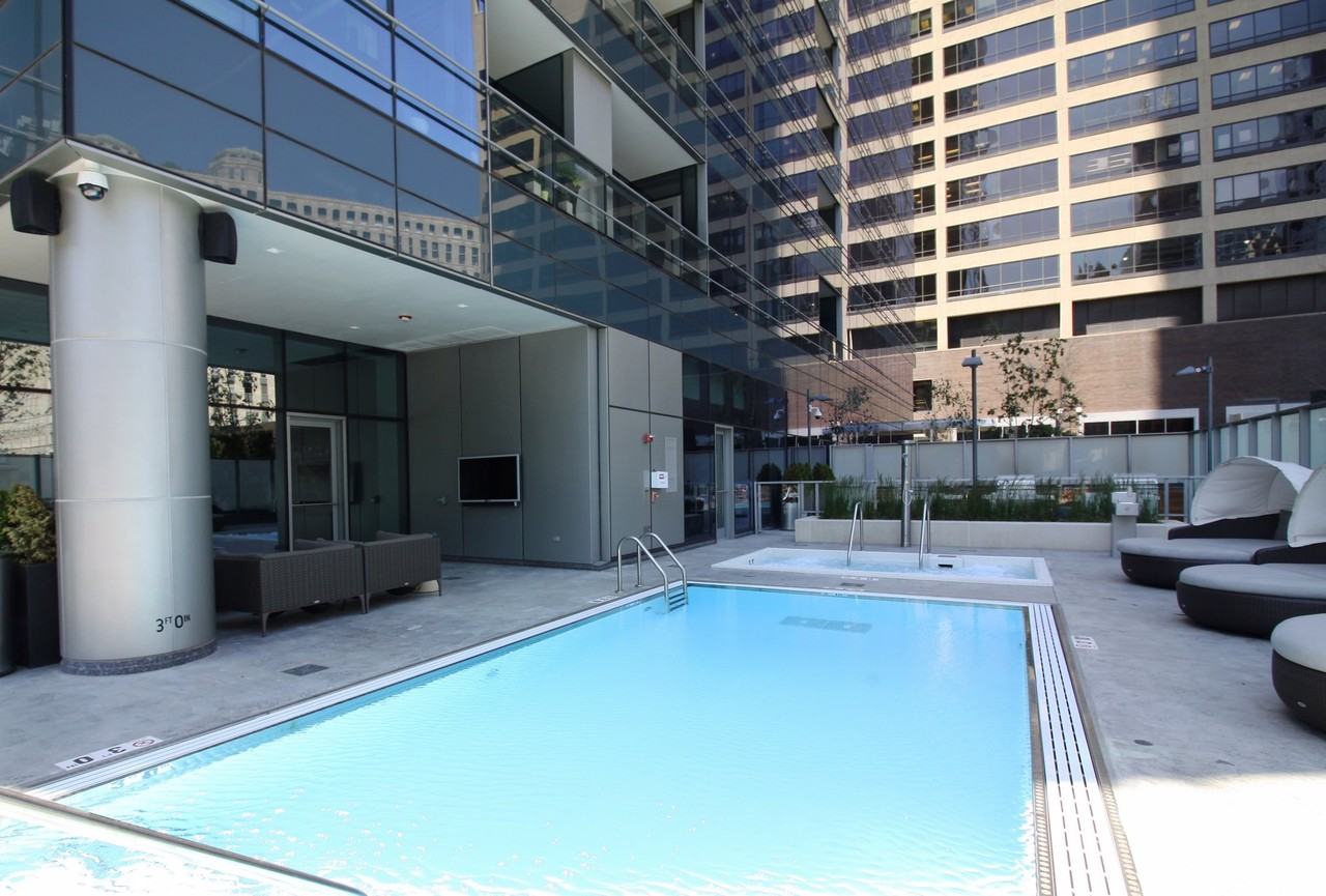 412 W Wolf Point Plz - Photo 7 of 9