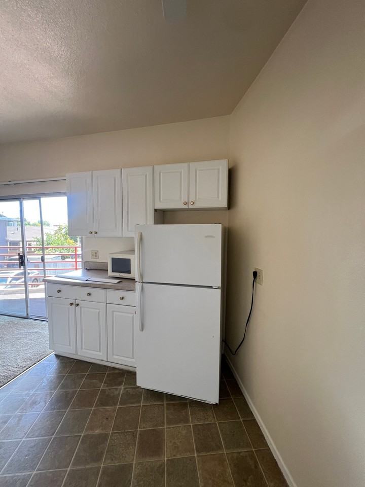 5822 Kingman Ave #C - Photo 6 of 18