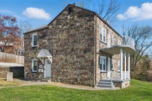 featured image of 310 W Riverview Ave