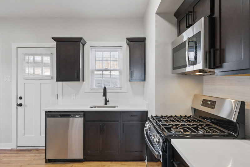 310 W Riverview Ave - Photo 7 of 20