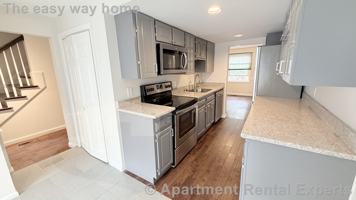 featured image of 2 Glenbrook Ln #10