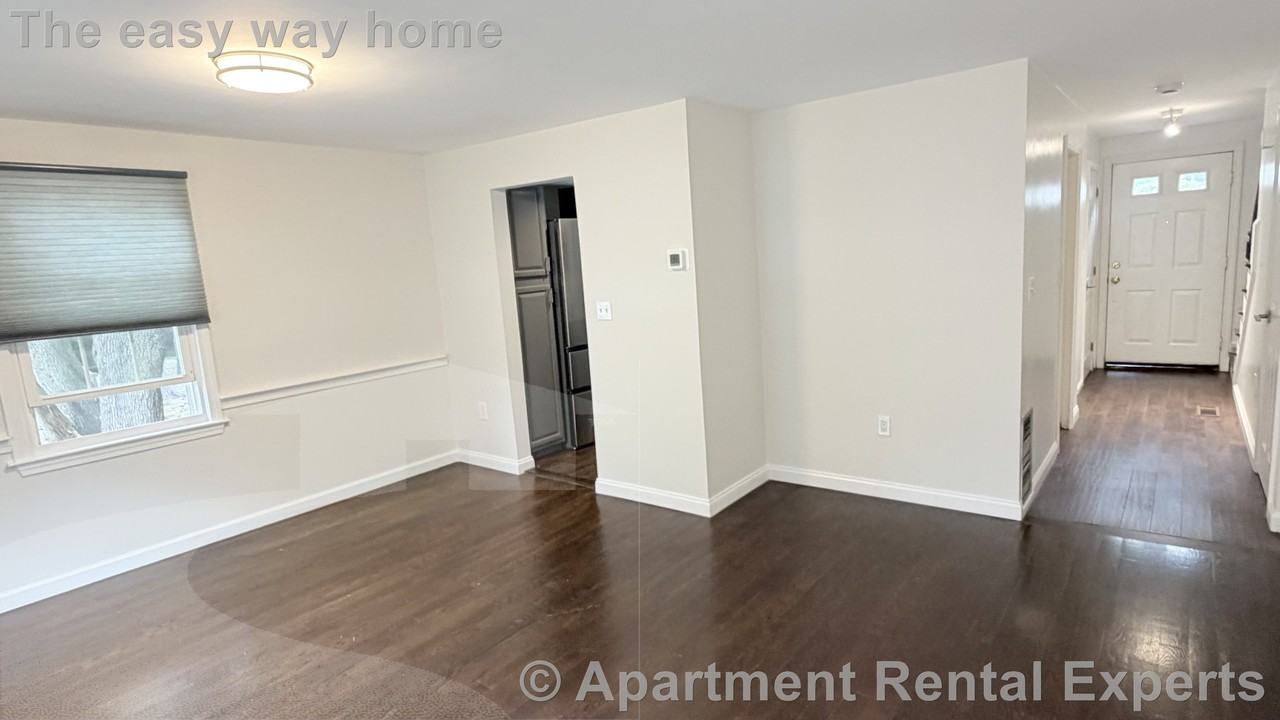 2 Glenbrook Ln #10 - Photo 5 of 25