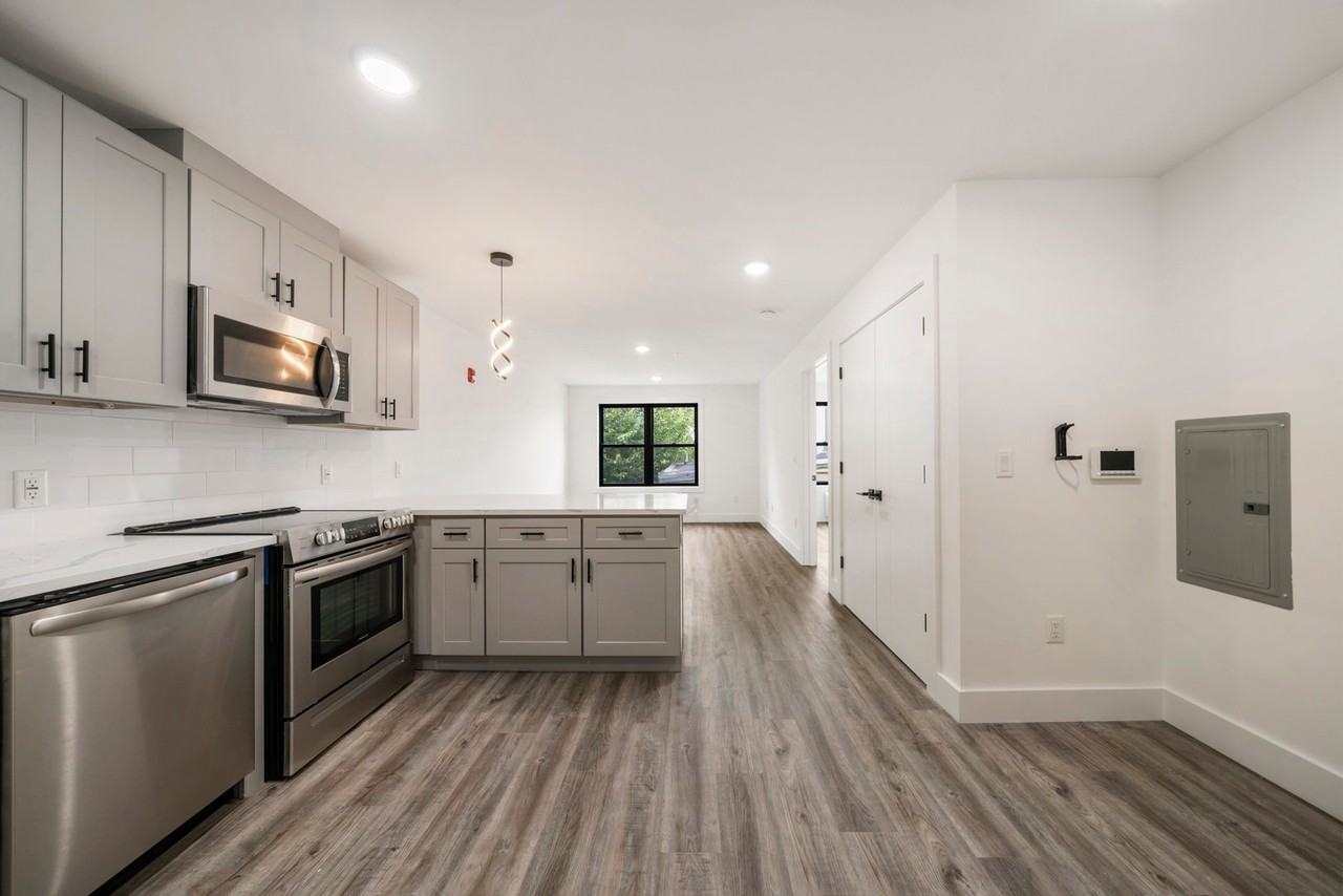 242 Spring St #302 - Photo 3 of 16