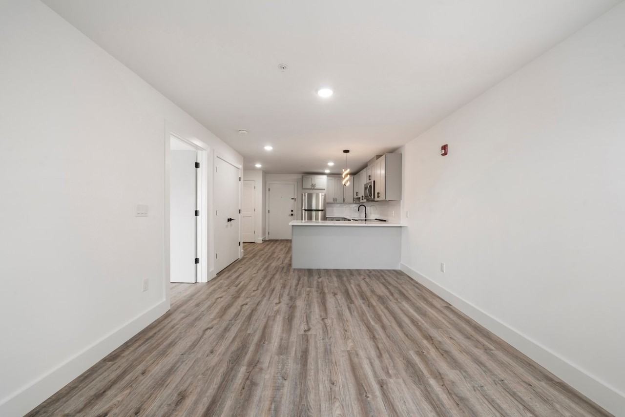 242 Spring St #302 - Photo 5 of 16