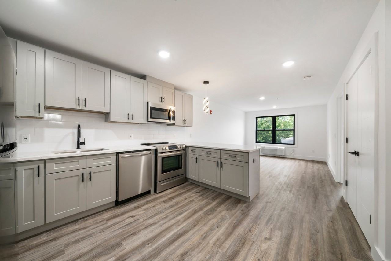 242 Spring St #302 - Photo 6 of 16