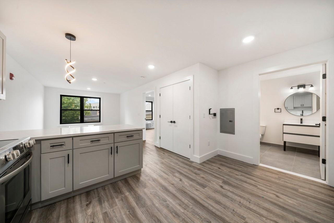 242 Spring St #302 - Photo 7 of 16