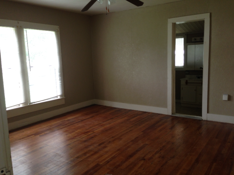 3602 Hickory St - Photo 4 of 6